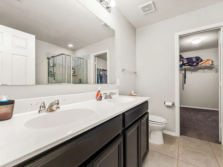 1450 Polydora — Photo 10