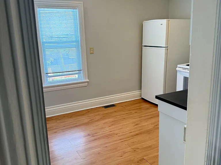 29 Mountain Ave S #2 — Photo 7