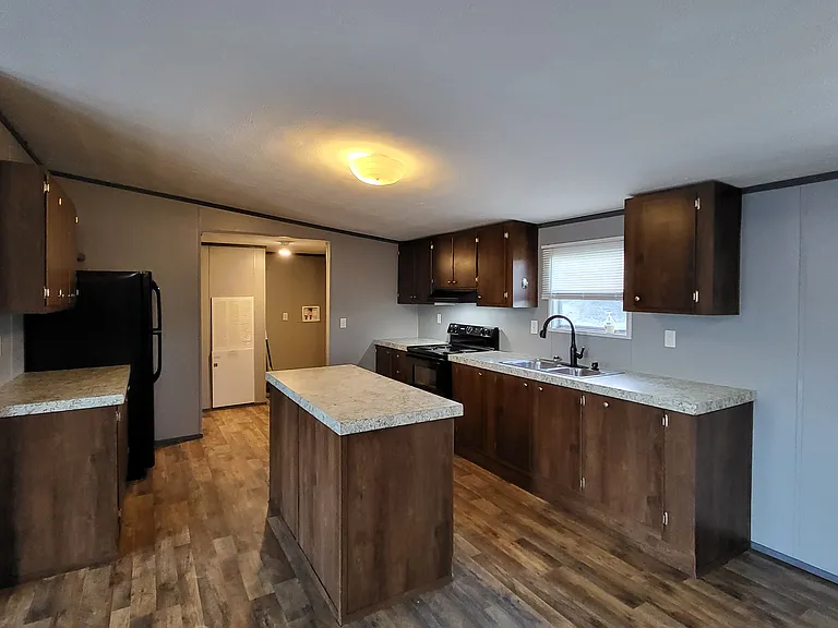 21516 Cherry Hollow Dr — Photo 4