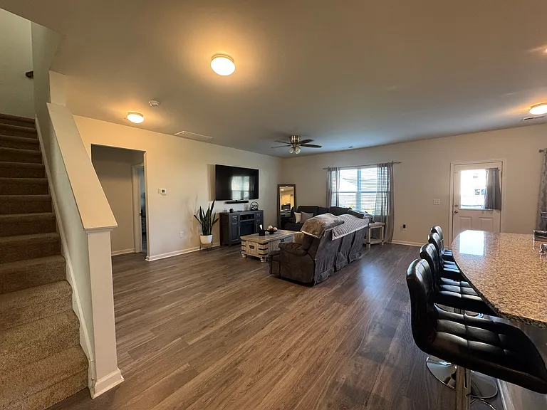 1692 Villena Dr — Photo 2