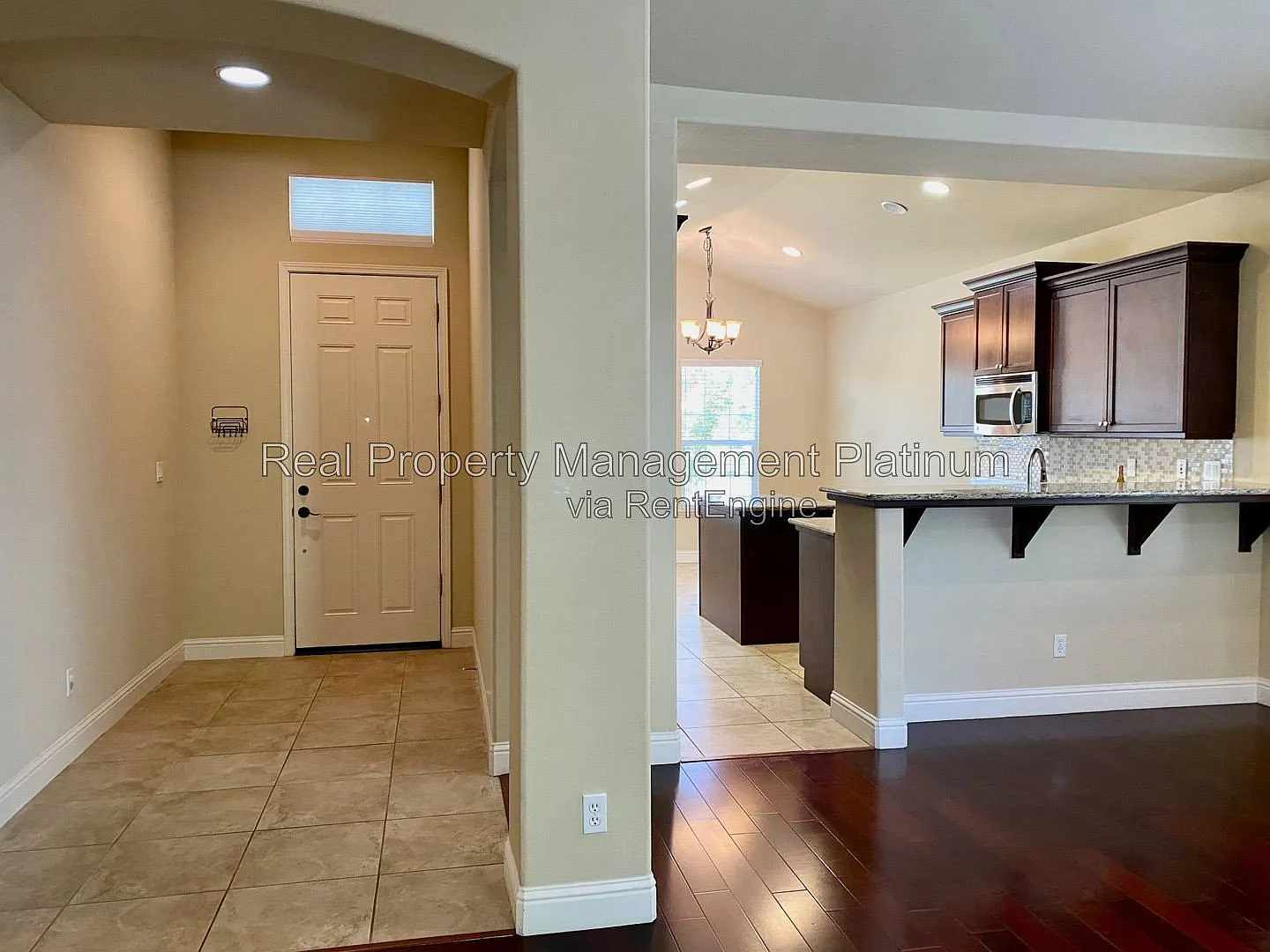 3 bed, 2.0 bath, 1712 sqft, $2,549 — Photo 2