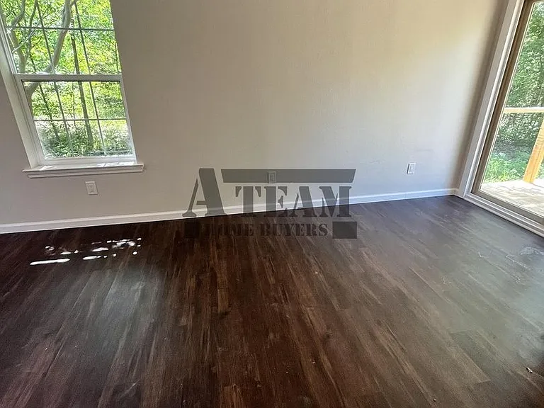 127 Guadalupe St — Photo 7