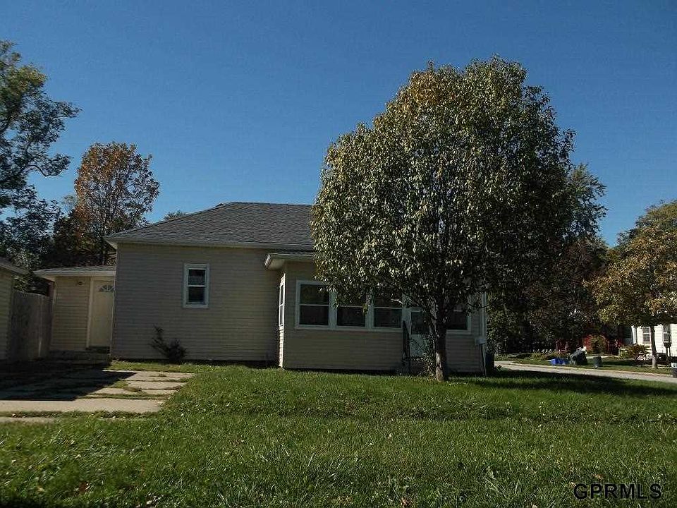 2nd image of 1703 4th Ave