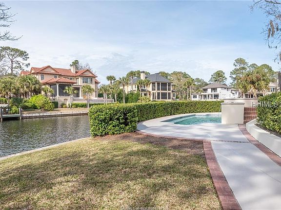 3rd image of 9 Cambridge Cir