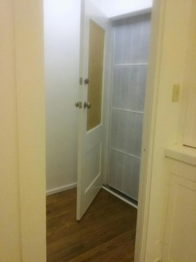 2 bed, 850 sqft, $2,300 — Photo 1