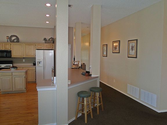 4th image of 8405 Greenspoint Dr