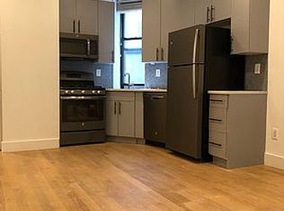 222 W 21st St APT 1F, New York, NY 10011