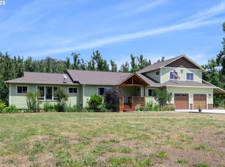 37381 Riverside Dr, Pleasant Hill, OR 97455