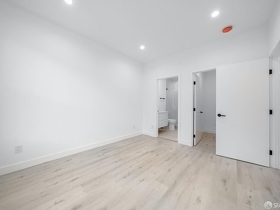 4th image of 3586 17th St