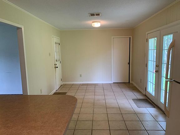 3rd image of 232 Westside Dr