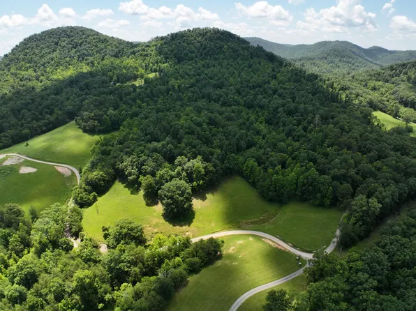1705 Round Mountain Rd, Irvine, KY 40336