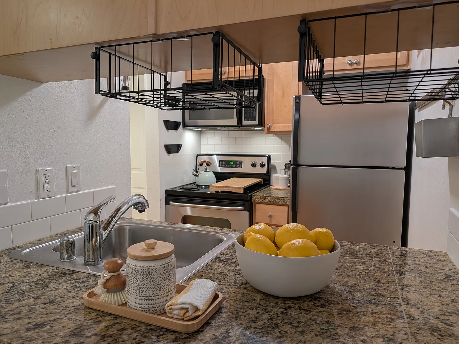 2 bed, 605 sqft, $2,300 — Photo 4