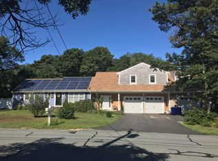 21 Spinnaker Ln, Bourne, MA 02532