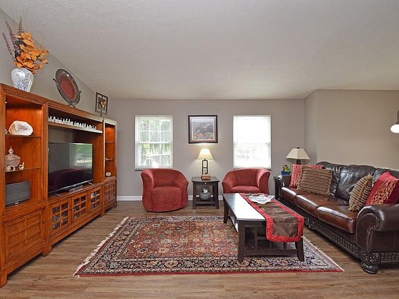 5th image of 8128 Long Meadow Dr