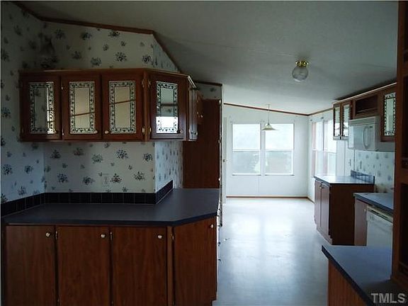 3rd image of 2574 Ashewood Dr