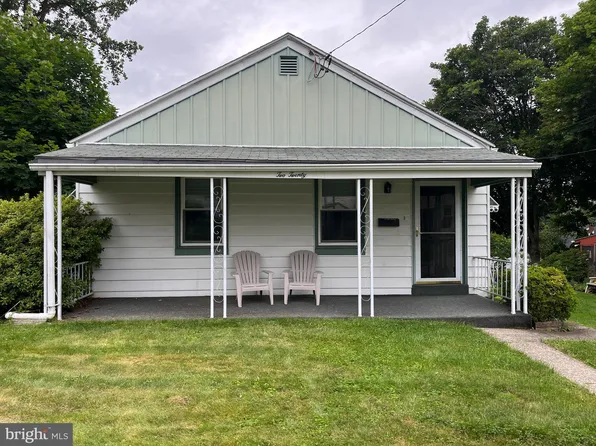 S 220 South St #13-220, Emmaus, PA 18049