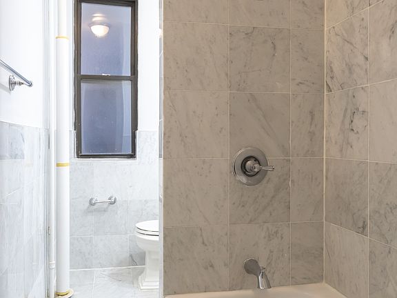 3rd image of 229 W 101st St APT 4A