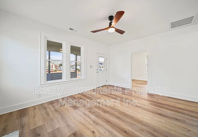 1703 Lowder St — Photo 6