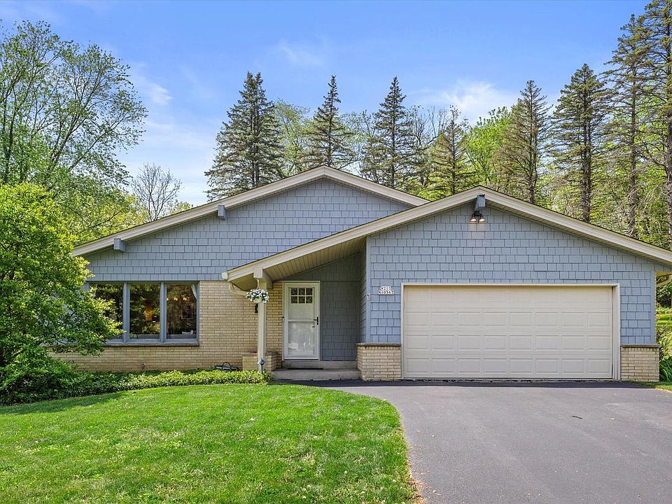 1st image of W215N10367 Laurel COURT