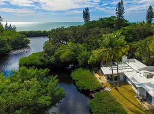 7417 Sanderling Rd, Siesta Key, FL 34242