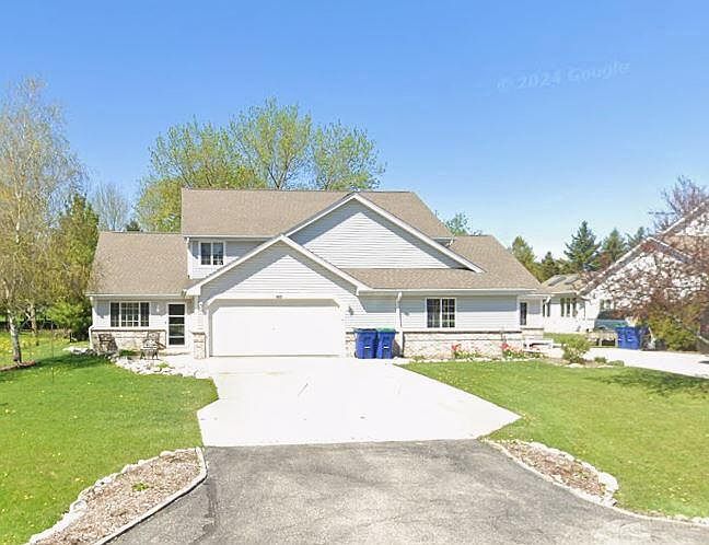 1st image of 6811 Diane DRIVE