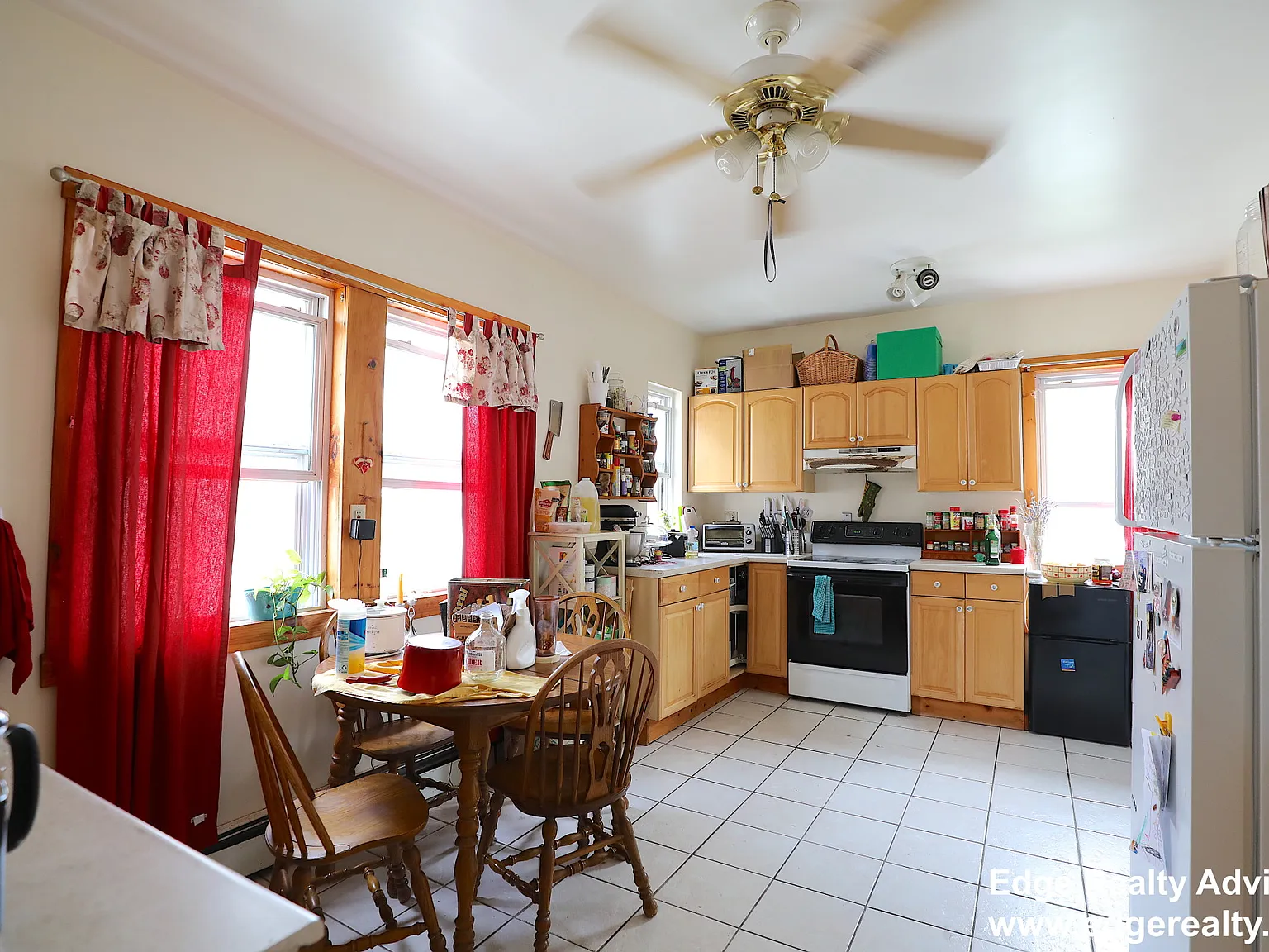 4 bed, 1300 sqft, $4,000 — Photo 3