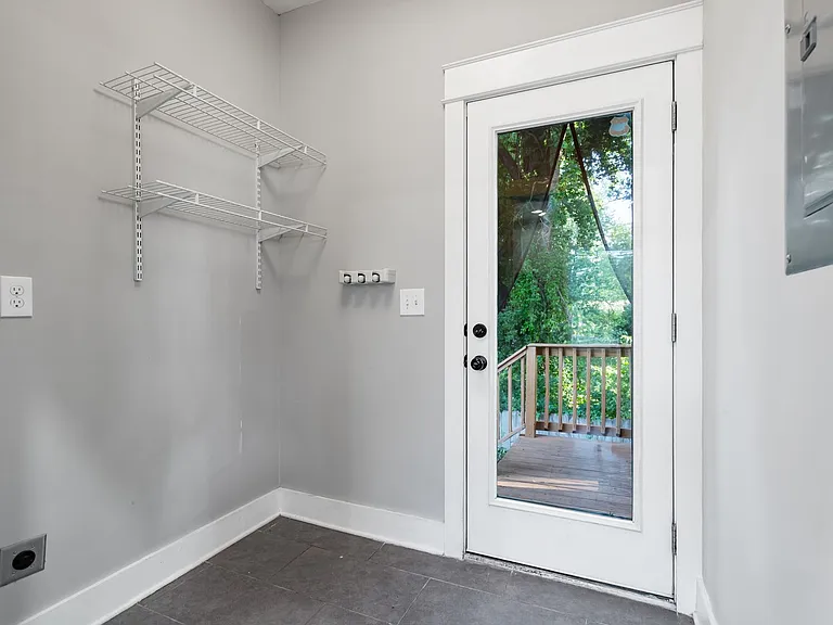 310 Evanston Ave — Photo 21
