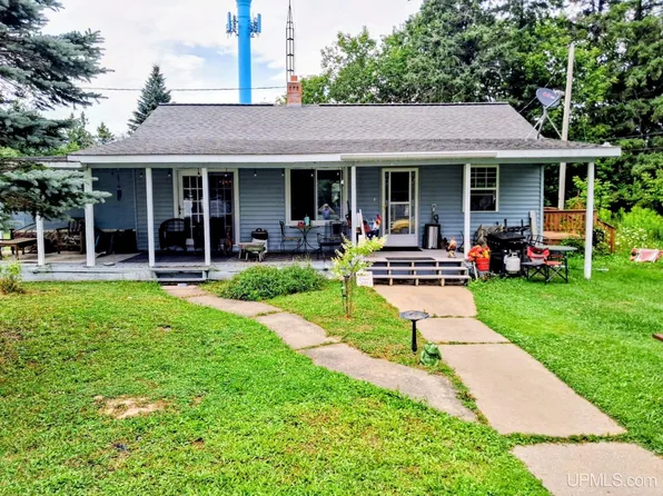 6446 State St, Garden, MI 49835