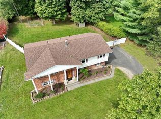 37 Lawrence Pl, Chestnut Ridge, NY 10977