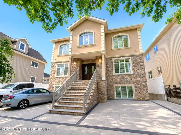 447 N Railroad Ave, Staten Island, NY 10304