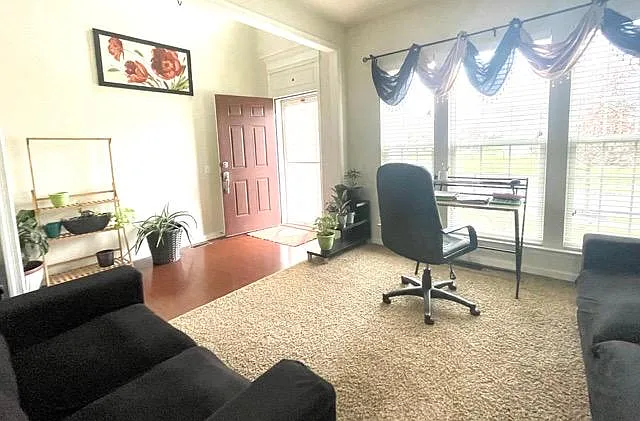 674 Empire Dr — Photo 7
