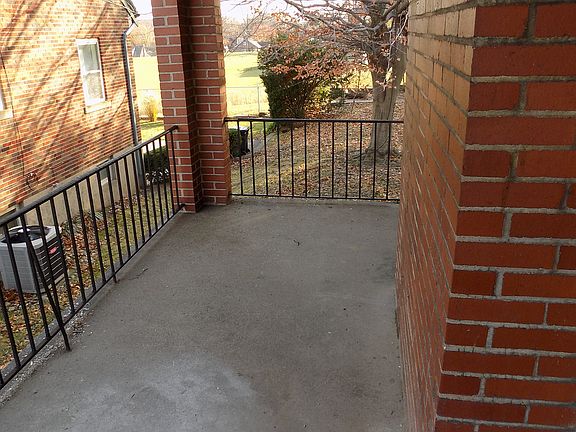 2nd image of 3283 Renfro Ave