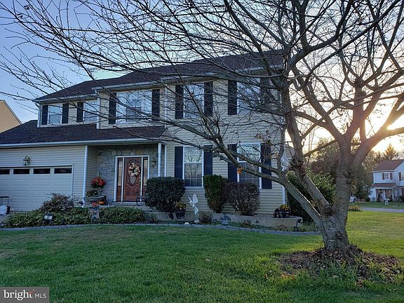 3rd image of 47 Lochview Dr
