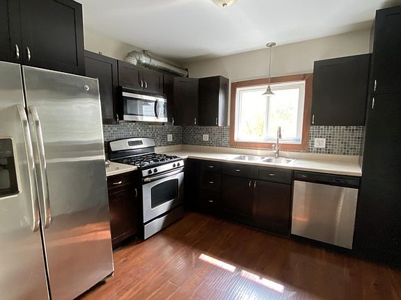 3rd image of 387 Windermere Blvd