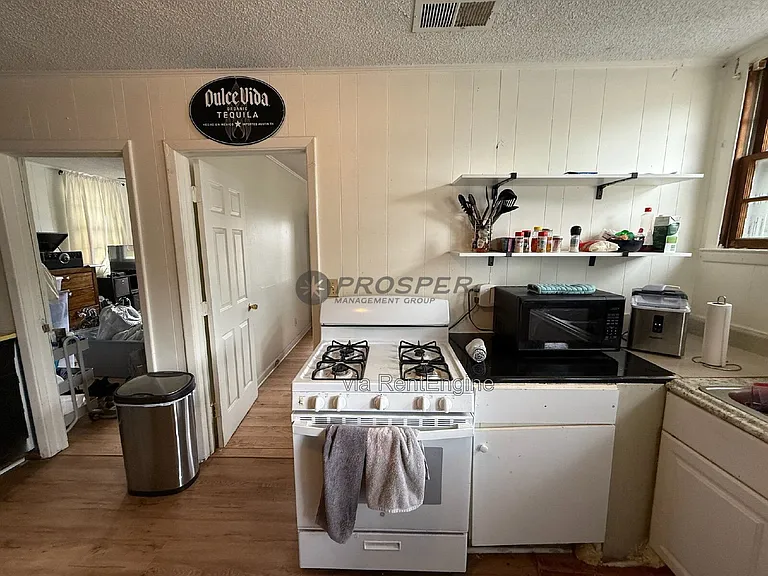 45 Drake St — Photo 6