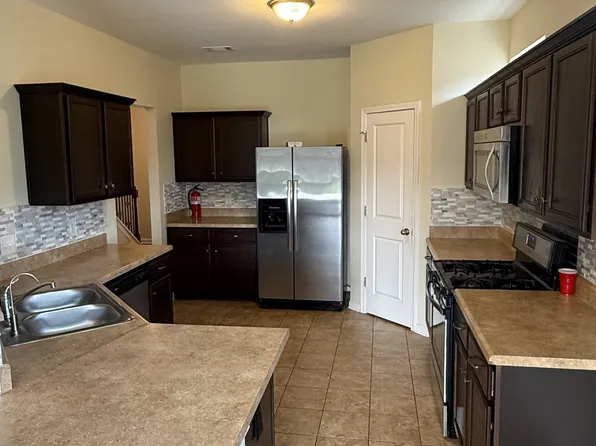 1629 Robindale Dr, Hermitage, TN 37076