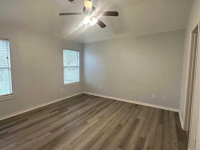 105 Harbor Court Dr — Photo 18
