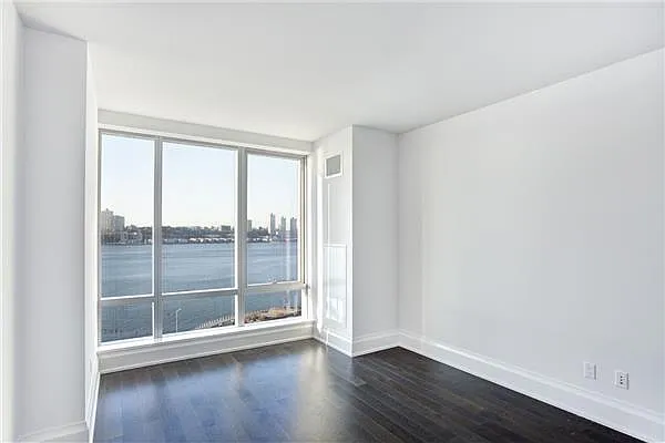 Rented by (Legacy) Elegran | media 26