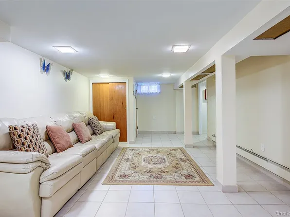 161-10 84th Avenue image 36 of 44