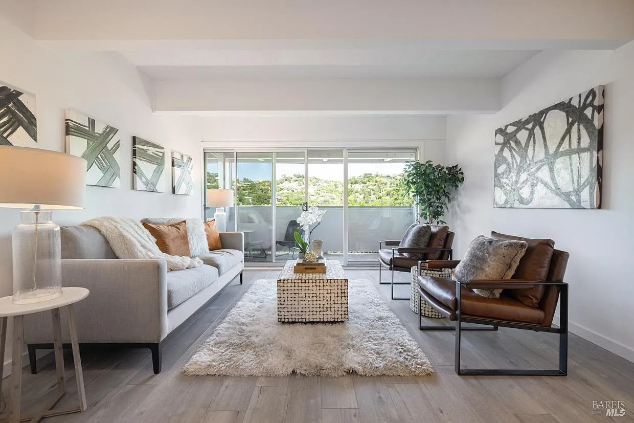 290 Via Casitas #204 photo 1