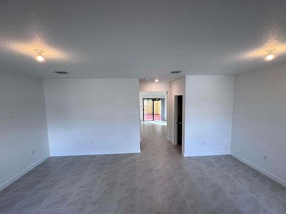 4th image of 1549 NE 3rd Ave #0