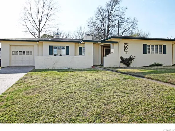 1721 Hillcrest Dr, Bartlesville, OK 74003