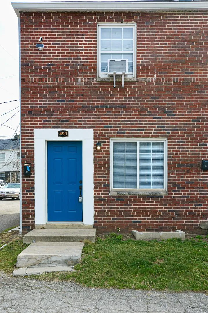 494 S James Rd — Photo 1