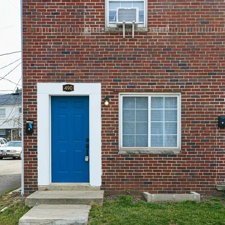 486 S James Rd