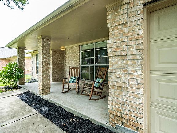 4th image of 5118 Parkcrest Dr