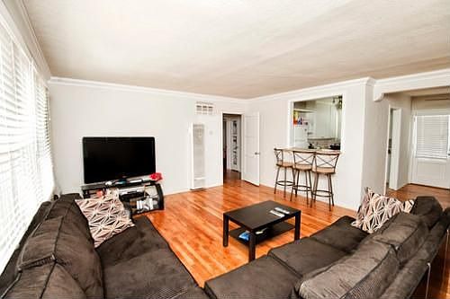 4th image of 4434 Le Park Dr