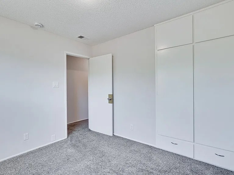 6063 Pineland Ave — Photo 27