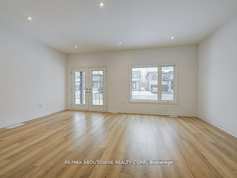 120 Court Dr #85 — Photo 7