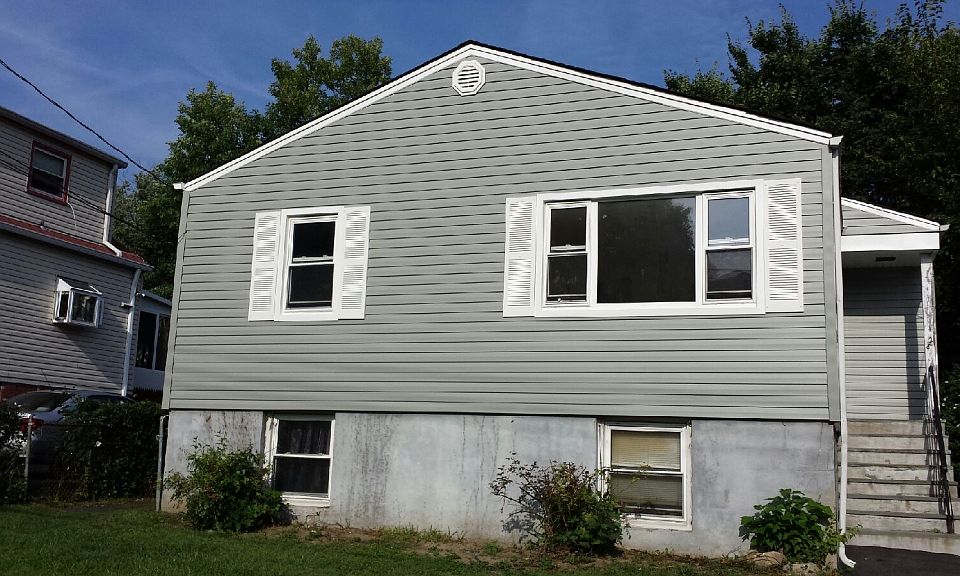 Front view of home