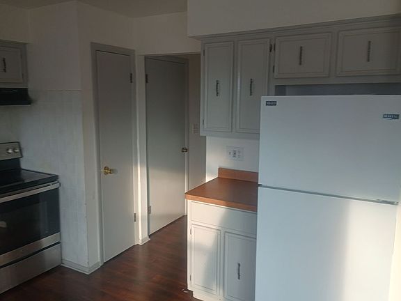 4th image of 6875 S Juniper Dr